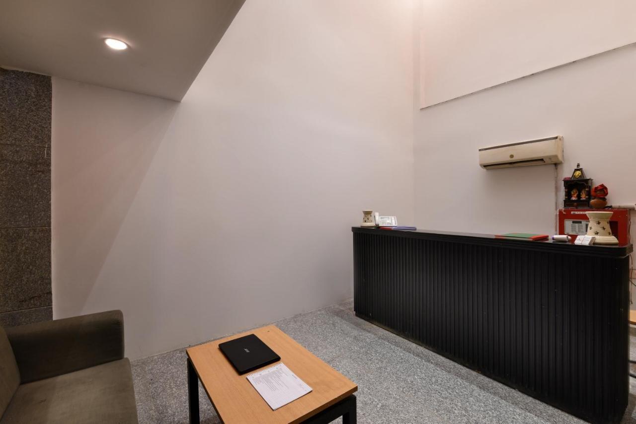 Hotel Saffron Gold New Delhi Bagian luar foto