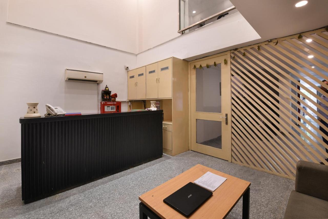 Hotel Saffron Gold New Delhi Bagian luar foto