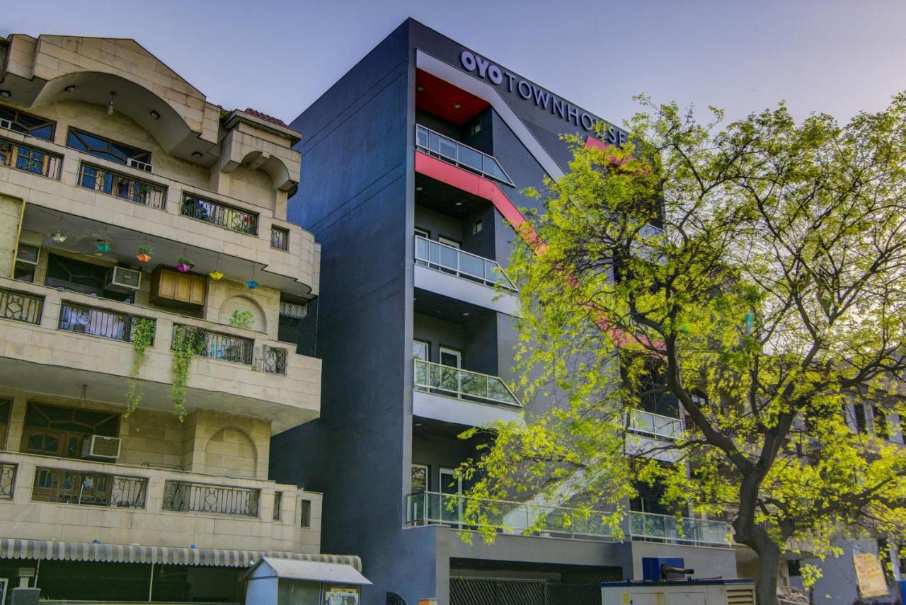 Hotel Saffron Gold New Delhi Bagian luar foto